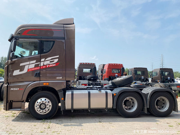 解放jh6550马力领航版牵引车优惠1万元出售