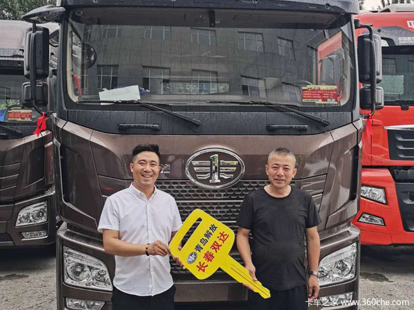 恭喜张先生 喜提解放JH6 460马力牵引车