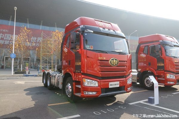 解放J6P6*4 460牵引车院内现车欢迎新老客户到店试驾