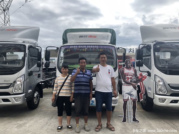 恭喜王老板提车大吉,马达一响黄金万两,车门一关一路平安。