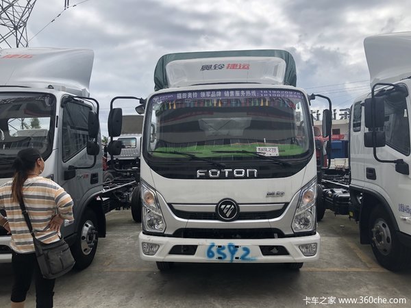 恭喜王老板提车大吉,马达一响黄金万两,车门一关一路平安。