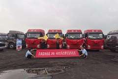 4台解放JH6 460 牵引车成功交付客户