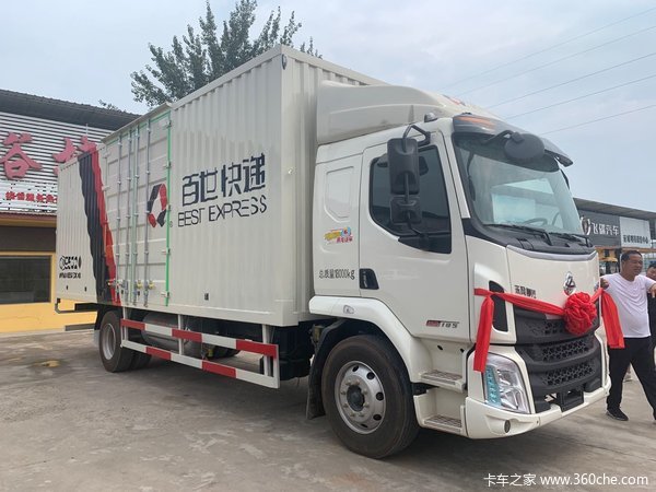 恭喜张老板 喜提乘龙M3厢式载货车