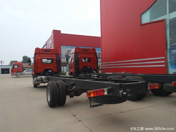 2020款J6L半浮高顶排半驾驶室 新车到店