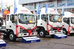 江淮轻卡狂欢团购会暨啤酒烧烤节在曲靖取得圆满成功 