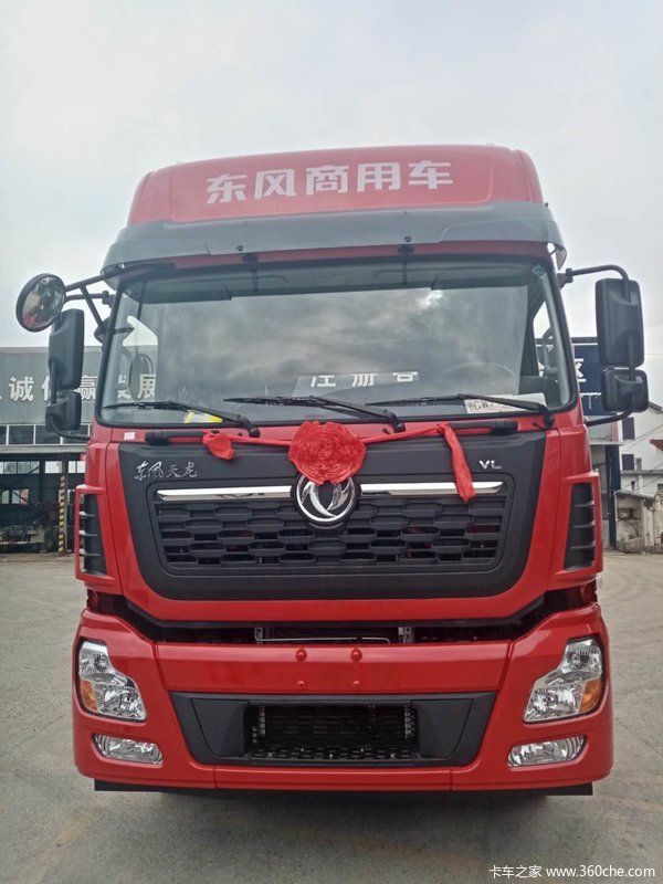 恭喜何鹏国先生喜提东风VL牵引车一台