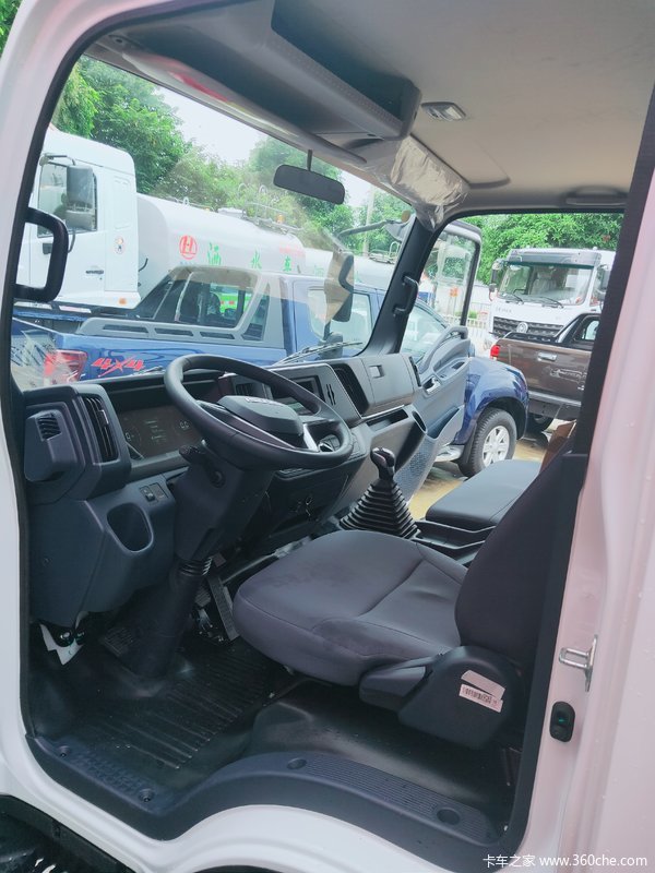 购翼放ES5载货车 享高达0.3万优惠