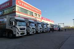 东风KL465马力危货牵引车批量交车仪式