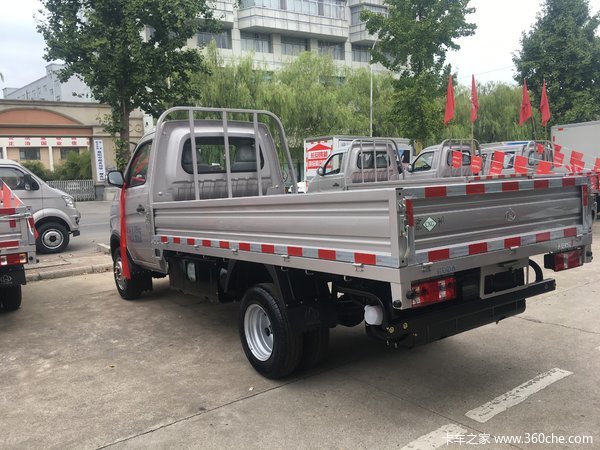 恭喜王先生喜提长安跨越国六新豹3cng载货车