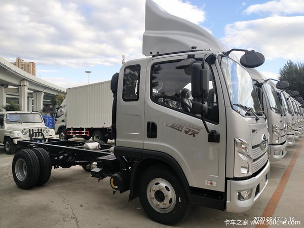 领途——排半车出长途更舒适_长春市通洋汽车销售(一汽解放轻卡)优惠