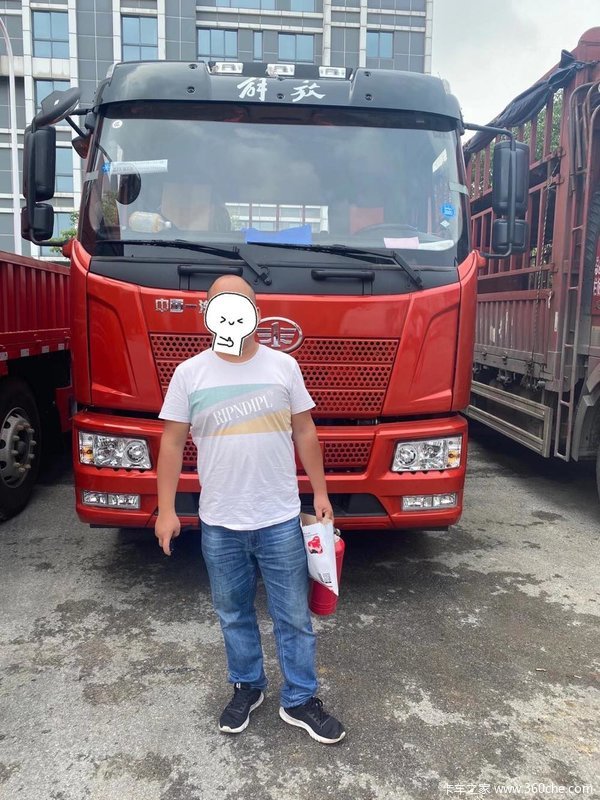 恭喜何老板在无锡众邦喜提解放J6L一台