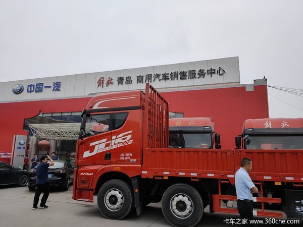 恭喜彭老板 喜提375马力解放JH6载货车一台