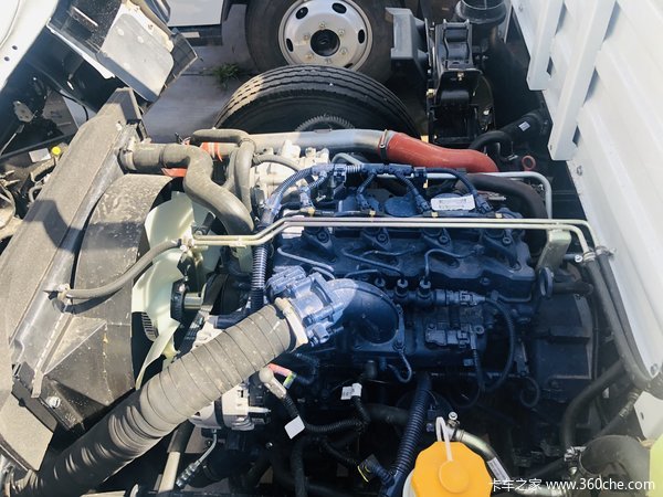 新车到店!跃进超越C500潍柴单排!