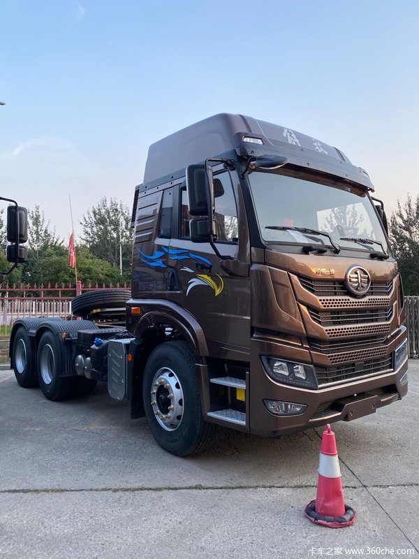 新车到店天津市悍v牵引车仅需295万元