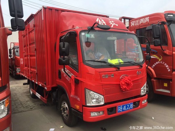 恭喜戴老板 喜提J6F载货车 解放轻卡 一次选择 终生关怀