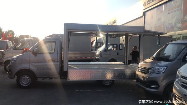 武汉新福临门跨越王X1售货车火热促销中
