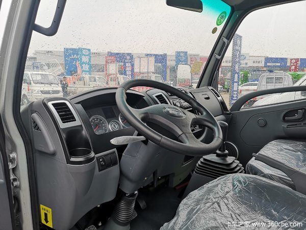 2万元,东风小霸王w15柴油车型到店