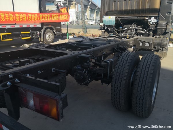 中国重汽HOWO 悍将 143马力 3.85米排半栏板轻卡底盘(ZZ1047F3315E145)