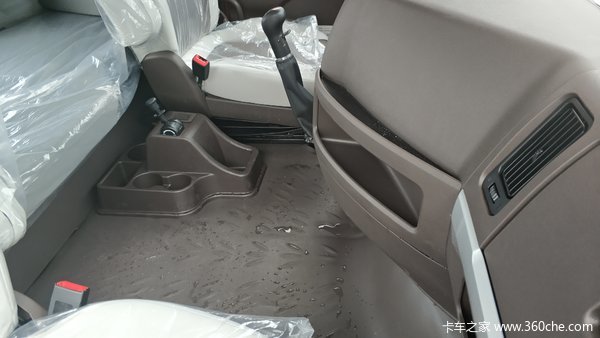 乘龙H5 6米8载货车，重庆安速大量到货