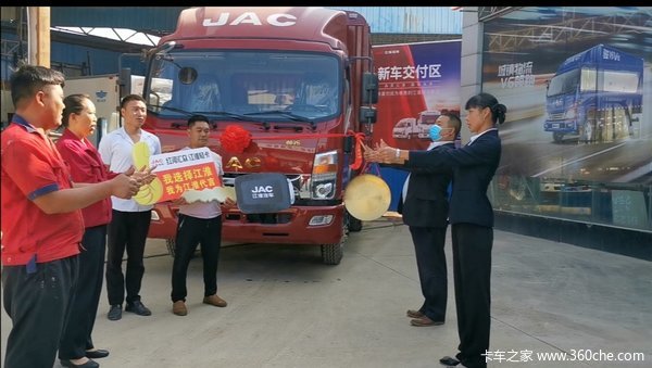 1台帅铃Q8康明斯154仓栅车成功交付客户