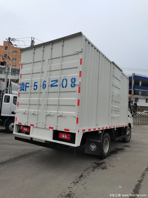 恭喜龙老板喜提奥铃新捷运,祝生意兴隆财源滚滚