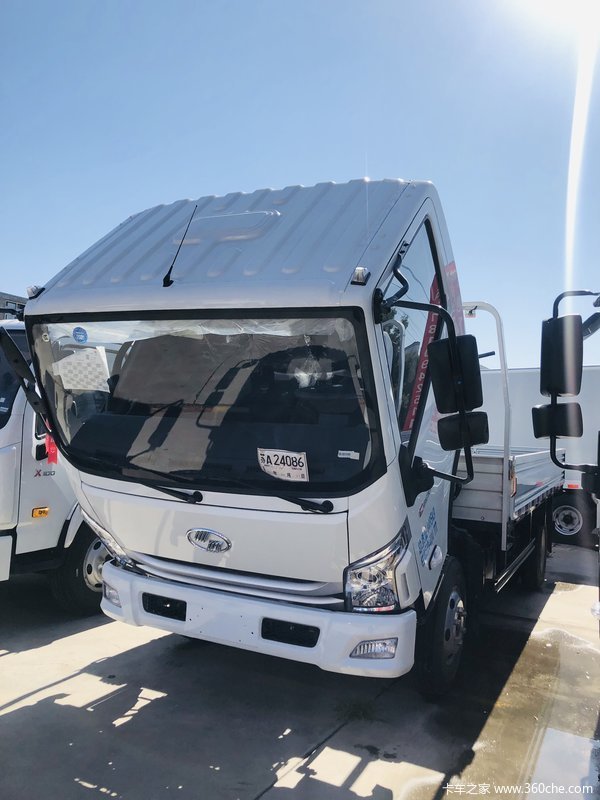 跃进超越C300潍柴发动机、单排4.2米栏板轻卡火热促销中!