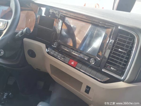 陕汽重卡 德龙X5000 460马力 6X4 LNG牵引车(国六)(SX4259XD4TLQ1)