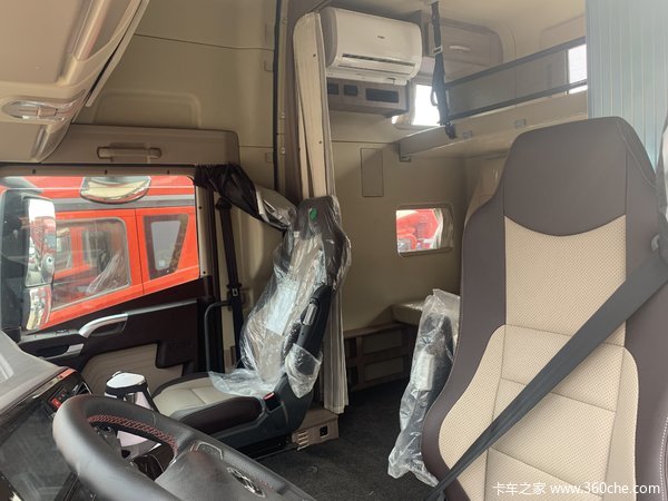 解放jh6生活舱牵引车新车上市欢迎到店垂询