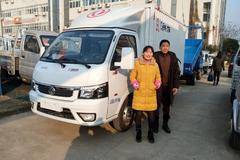 恭喜老客户张老板喜提东风途逸原厂厢货车；