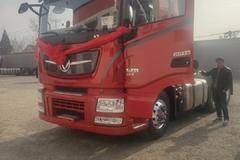 恭喜张先生 喜提天龙旗舰KX牵引车一台