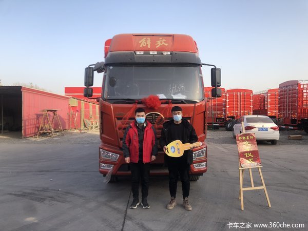 1台解放J6L载货车成功交付客户，祝贺高老板喜提爱车！