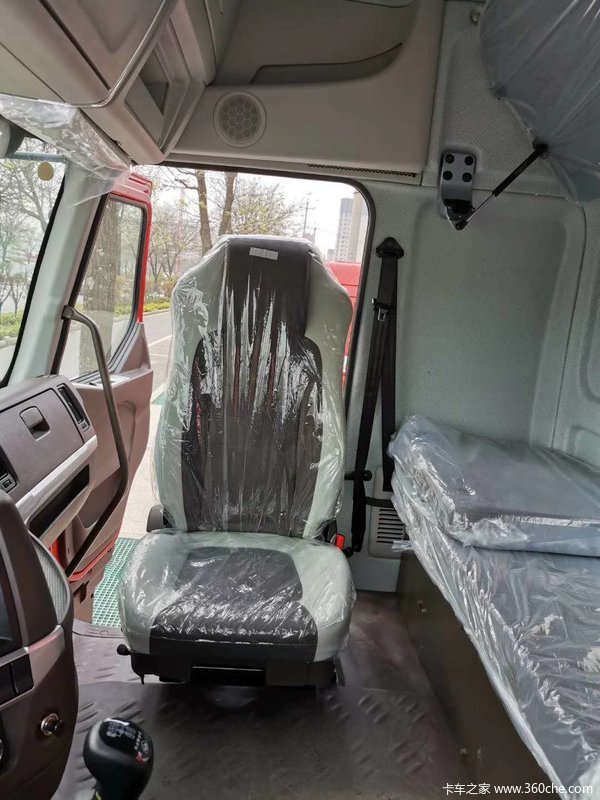 陕西盈硕乘龙h5载货车6米8绿通神器降价促销