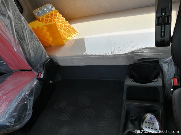 悍V2.0 6X4 国六牵引车已到院，欢迎进店品鉴！