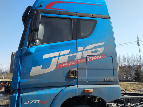 本店新到解放JH6 370马力9.6米危险品运输车底盘