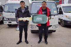 1台恺达X1载货车成功交付客户丁老板