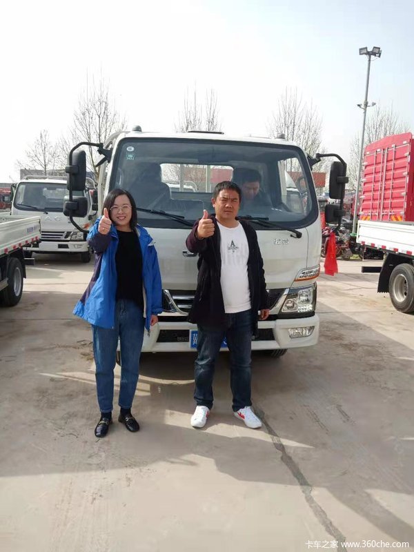 恭喜杨老板 喜提骏铃载货车-新东胜汽贸