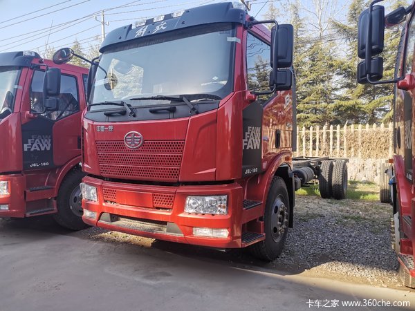 20款J6L4X2180马力质惠版平顶排半驾驶室