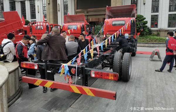第三届“解放轻卡绝对伙伴”颁奖典礼 圆满礼成