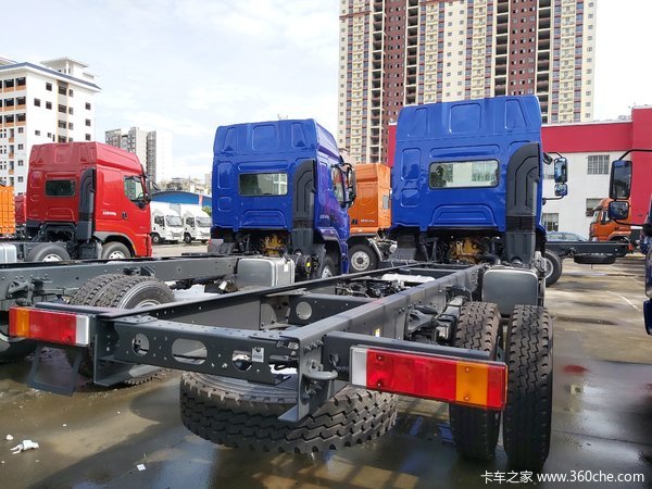 本店为您推荐 东风柳汽 乘龙H5中卡 240马力 4X2 6.8