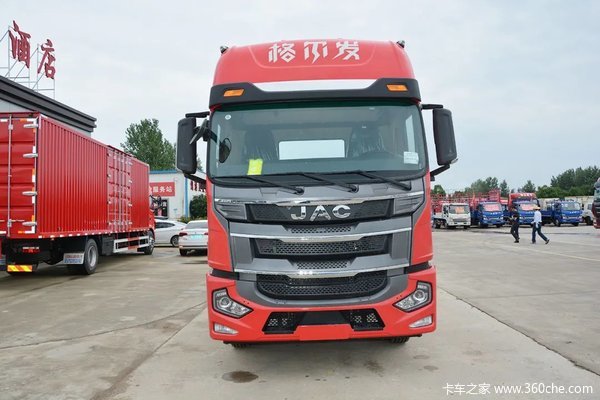 格尔发锡柴290马力前四后四9.6米载货车