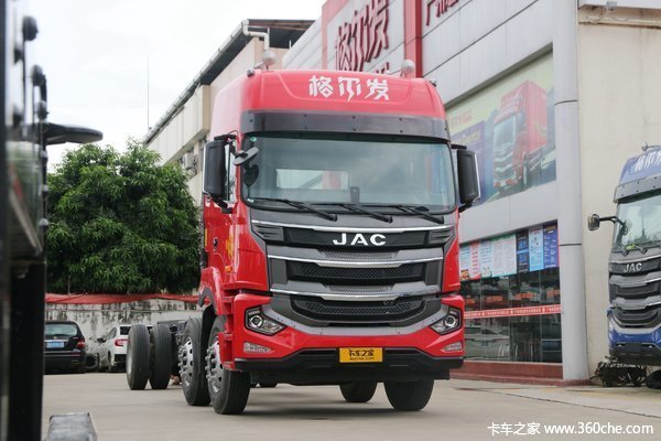 格尔发锡柴290马力前四后四9.6米载货车
