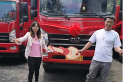 恭喜曾师傅喜提南骏4108瑞吉自卸车一台