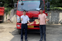 车门一关一路平安，马达一响黄金万两，恭喜周师傅喜提南骏自卸车一台