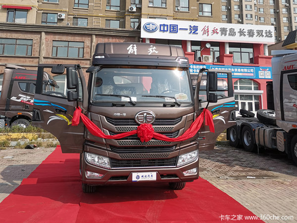 解放龙VH国六6.8米载货车，现车一台，优惠出售