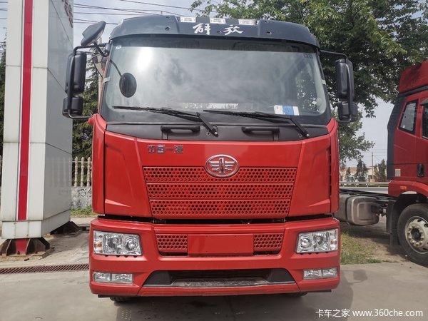 J6L 4X2180马力 质惠版平顶排半驾驶室