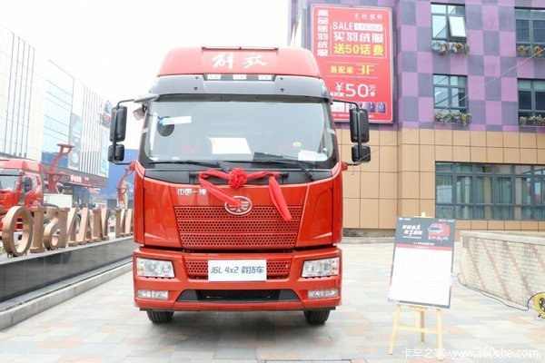 国五抄底抢购·倒计时解放J6L4*2载货车院内现车欢迎到店品鉴