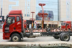 国五抄底抢购·倒计时解放J6L4*2载货车院内现车欢迎到店品鉴