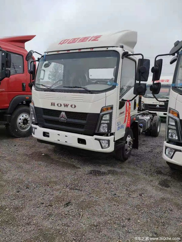 恭喜重汽howo轻卡老客户继续购买的车辆 喜提统帅载货车_青岛华源盛通