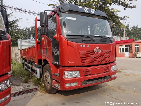 J6L4X2 180马力平顶排半驾驶室