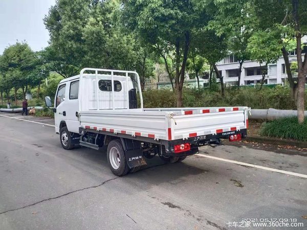 上汽跃进国六小福星全柴车系到货了，欢迎新老客户进店咨询